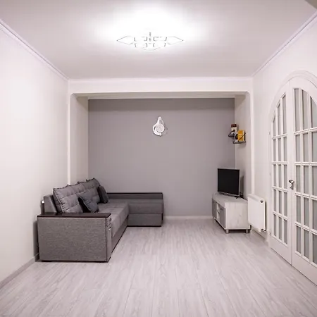 Center Comfortable Apartment *